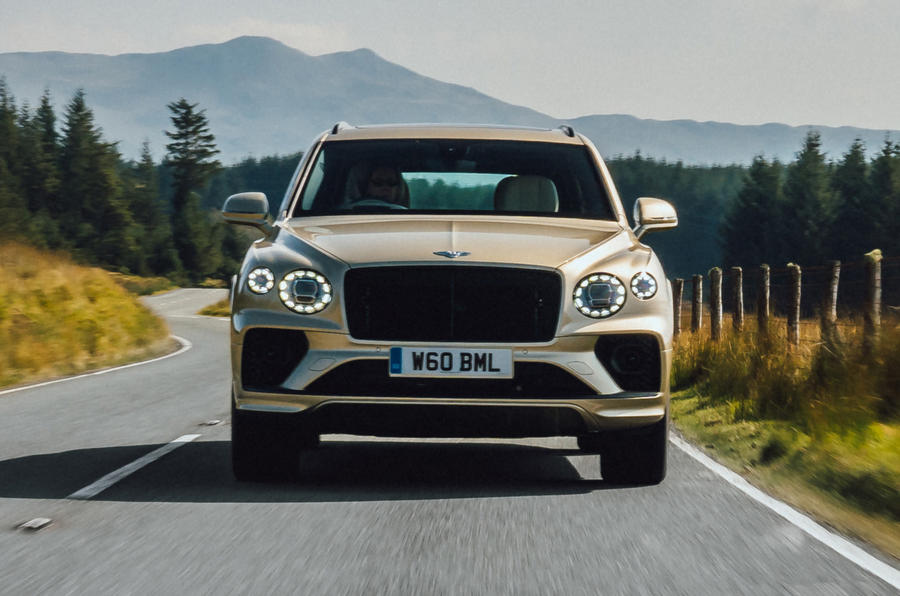 宾利 Bentayga 混合动力车，2021 年豪华插电混动 SUV 更新