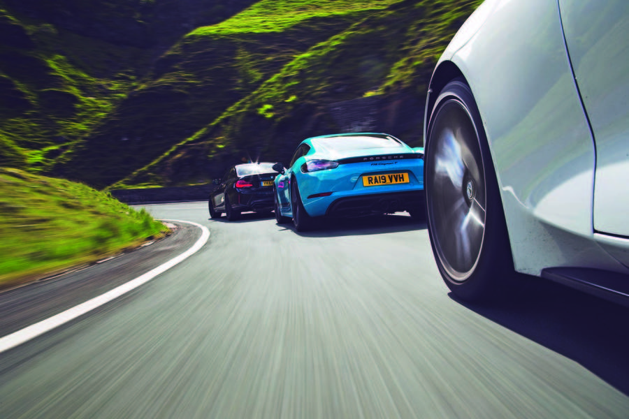 跑车对决，Toyota Supra 对阵 BMW M2 Competition 和 Porsche 718 Cayman
