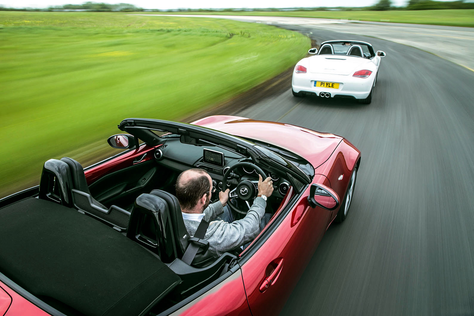 MK4马自达MX-5与二手保时捷Boxster 987：跑车比较