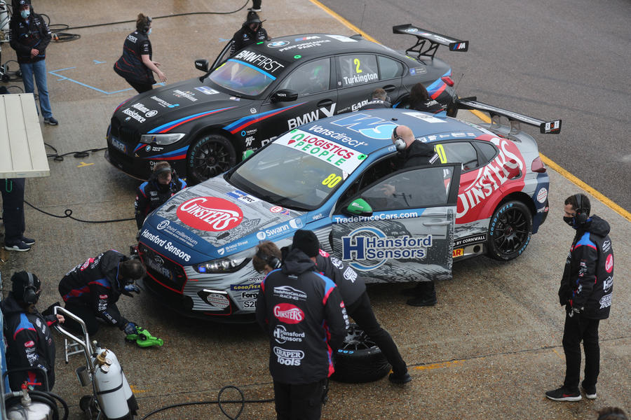 他们成功的秘密，ExcelR8 Motorsport 在 BTCC