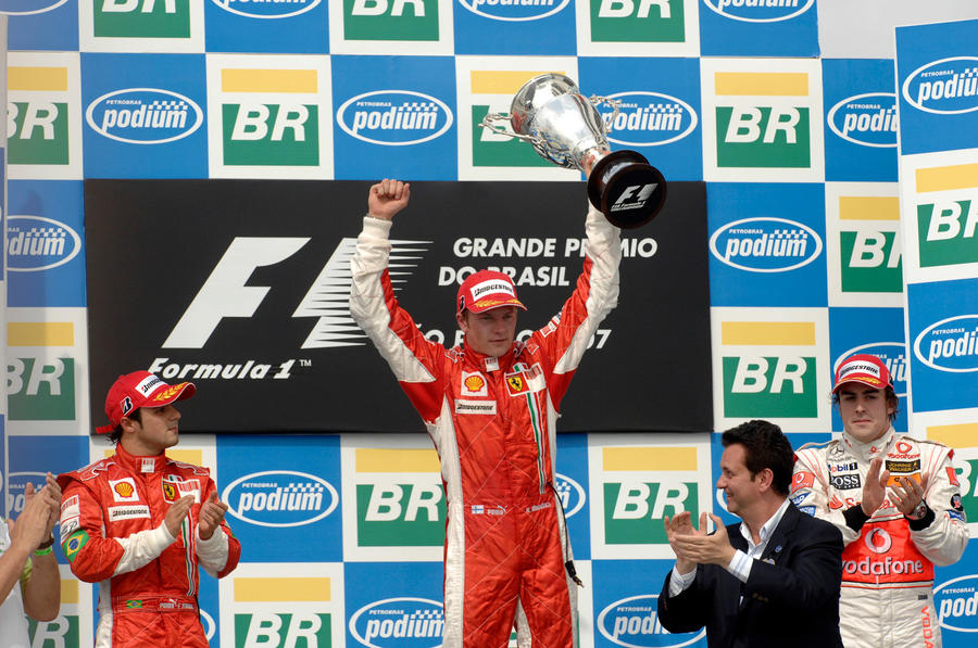 Here is the generated Chinese title:，F1传奇的离去， Kimi Räikkönen 的告别赛道生涯