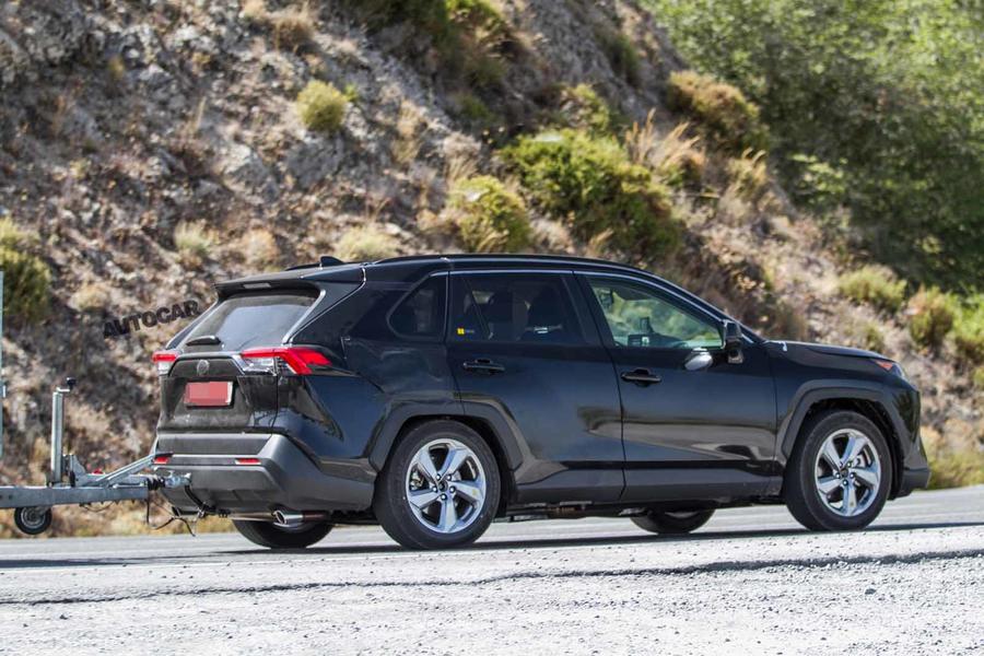 丰田在新图像中测试插电式混合动力RAV4 SUV